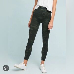 Spanx Look At Me Now Seamless Leggings In Green Camo